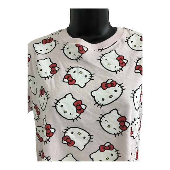 Hello Kitty Light pink short sleeve cropped graphic print t-shirt size small new - Picture 8 of 14